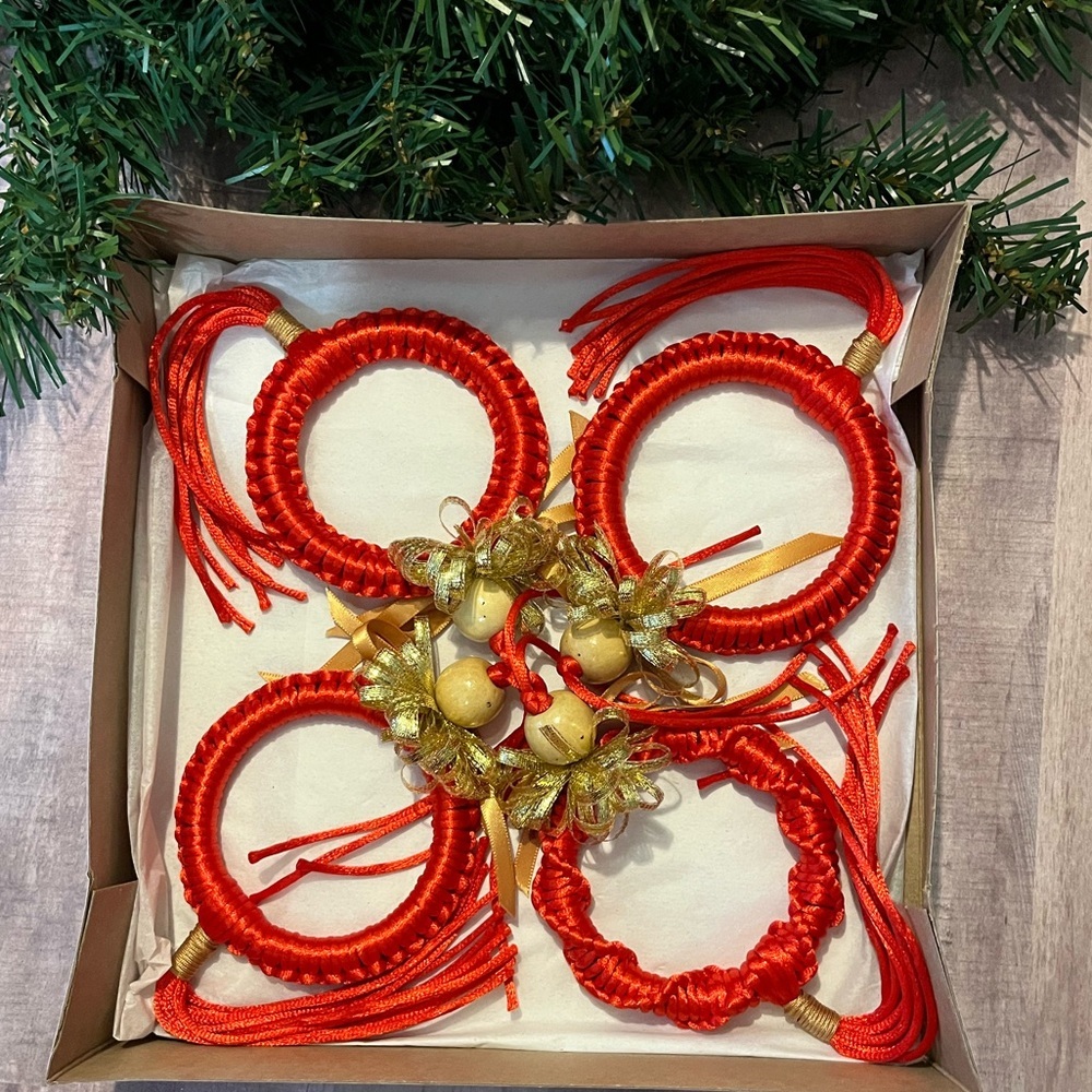 SET OF 4 HANDMADE MACRAME CHRISTMAS ORNAMENTS - Picture 11 of 12